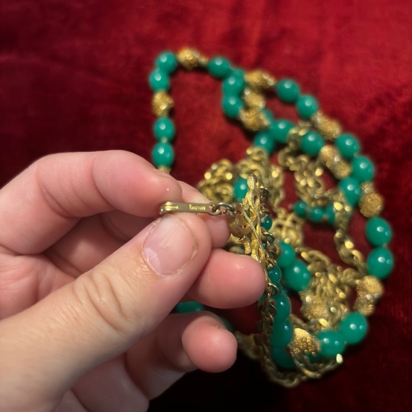 Crown Trifari- gold&green statement necklace-TRUE VINTAGE PIECE - Picture 6 of 7